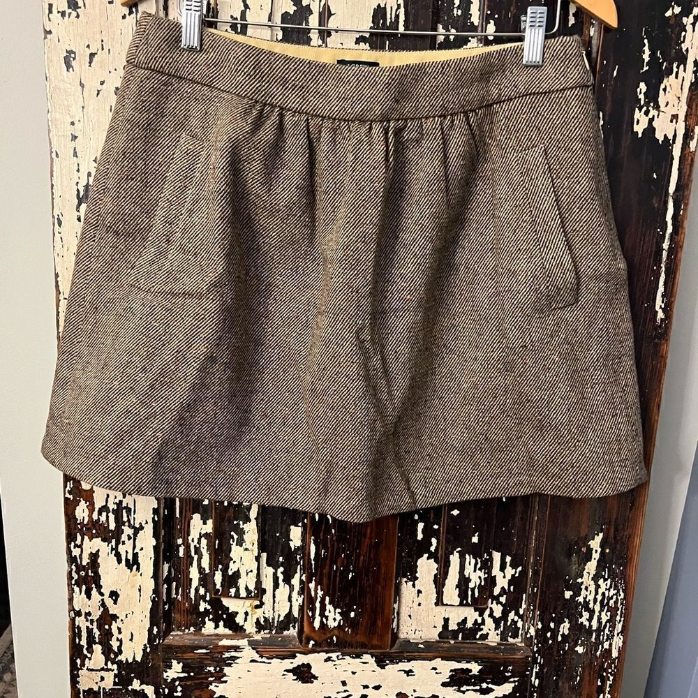 J. CREW women’s wool w/ front pockets side zip size 10 skirt.